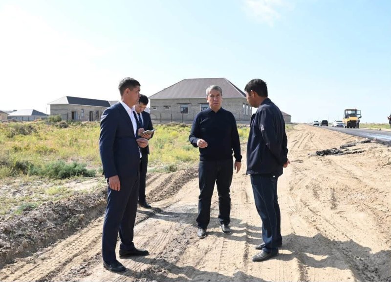 АУДАН ӘКІМІ ӘЙТЕКЕ БИ КЕНТІНДЕГІ АЙНАЛМА ЖОЛ ҚҰРЫЛЫСЫНЫҢ САПАСЫН БАҚЫЛАДЫ