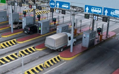 Жаңа ақылы жолдармен бір айда жарты миллионнан астам көлік өтті
